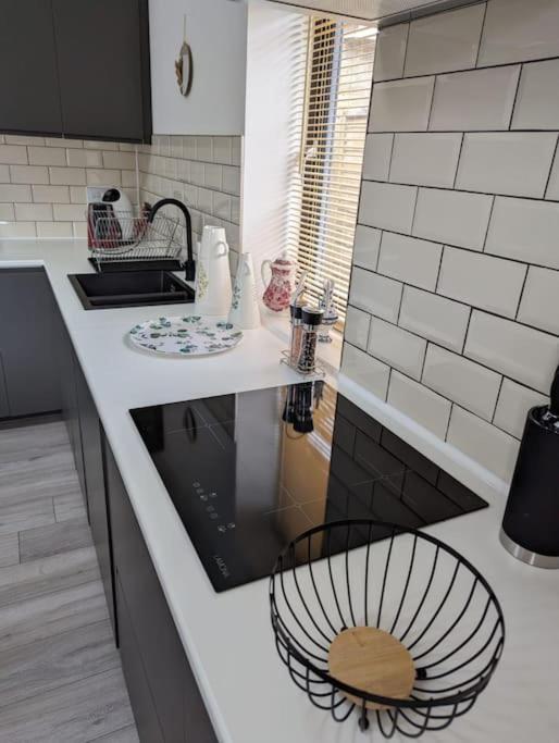 7 Guests - 4 Bedroom - Free Wi-Fi - Kettering Extérieur photo