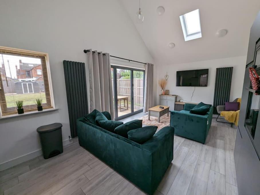 7 Guests - 4 Bedroom - Free Wi-Fi - Kettering Extérieur photo