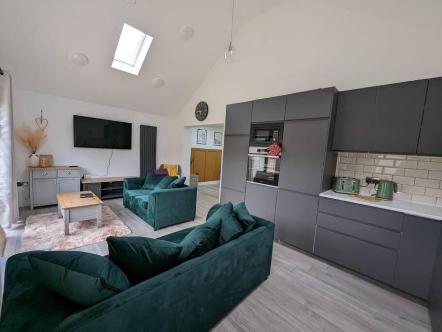 7 Guests - 4 Bedroom - Free Wi-Fi - Kettering Extérieur photo