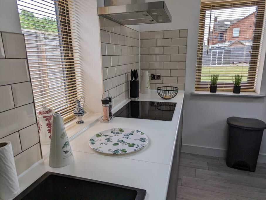 7 Guests - 4 Bedroom - Free Wi-Fi - Kettering Extérieur photo
