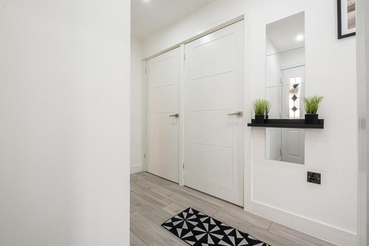 7 Guests - 4 Bedroom - Free Wi-Fi - Kettering Extérieur photo