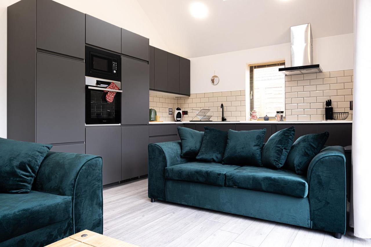 7 Guests - 4 Bedroom - Free Wi-Fi - Kettering Extérieur photo