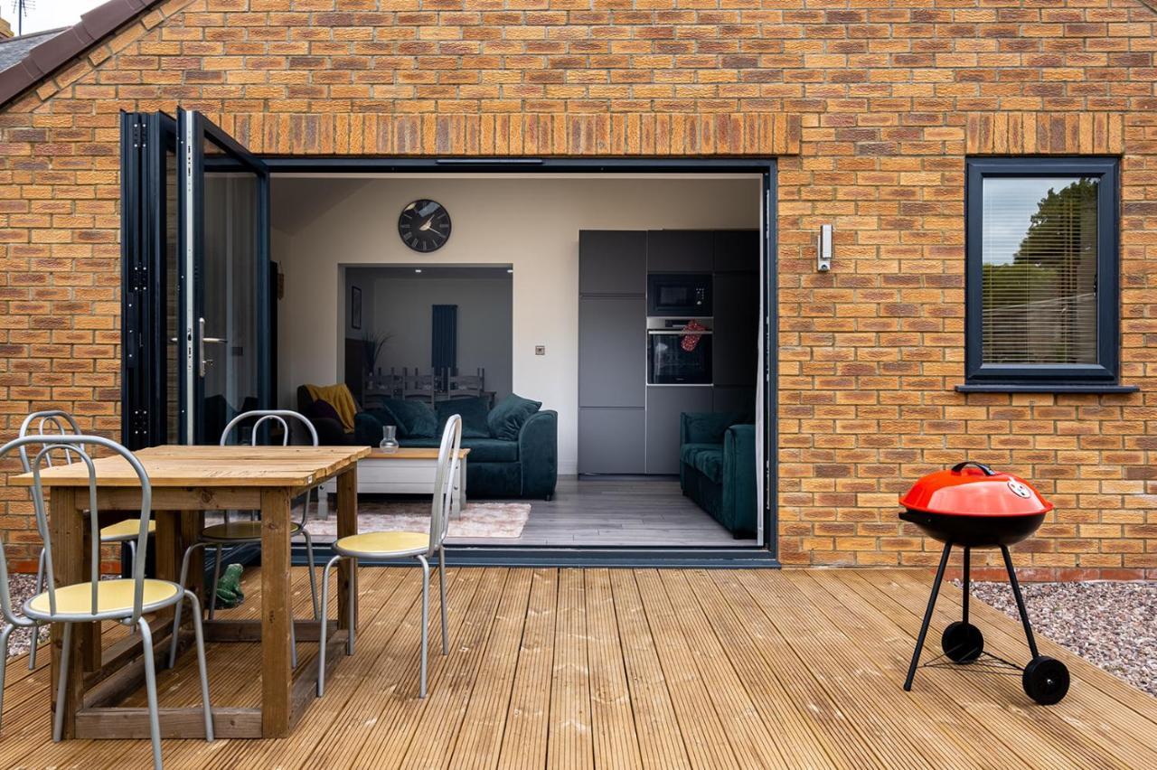 7 Guests - 4 Bedroom - Free Wi-Fi - Kettering Extérieur photo
