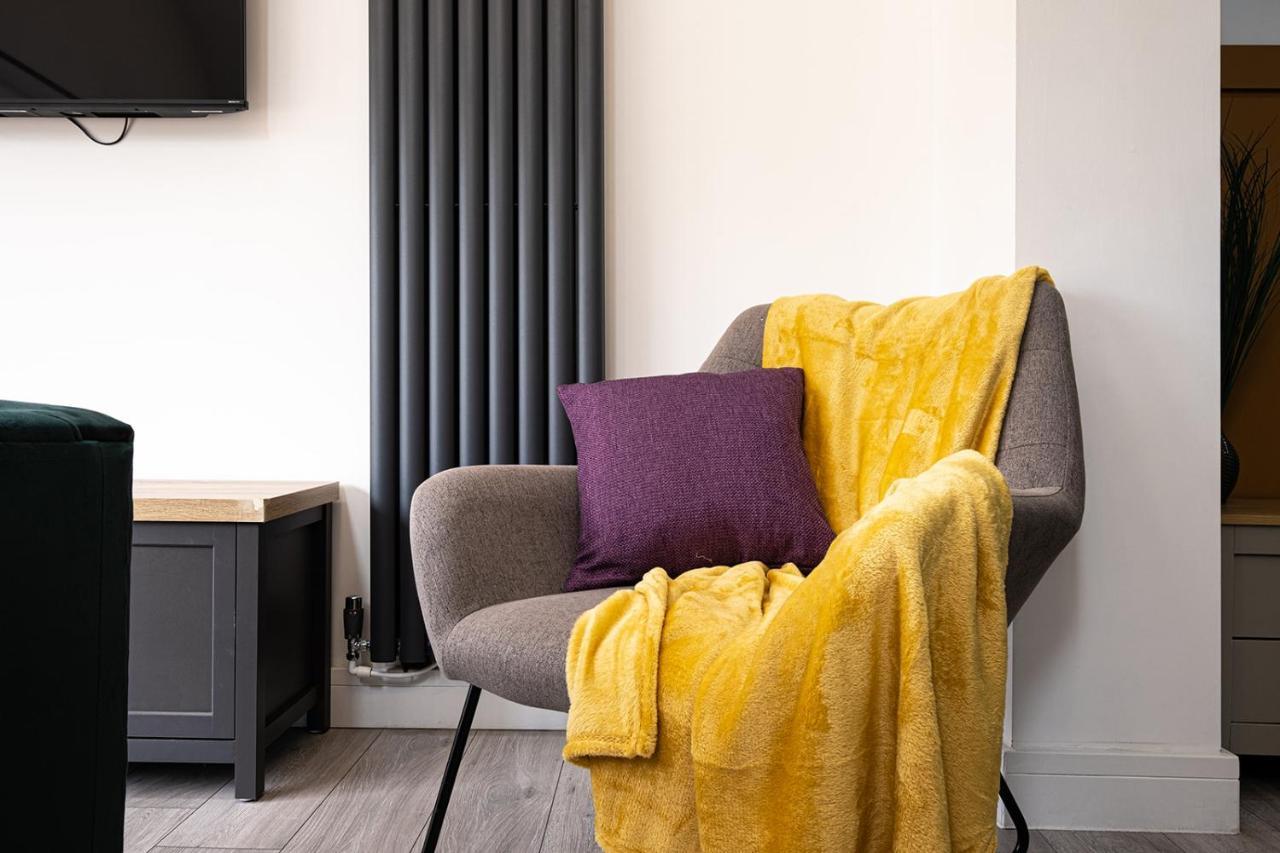 7 Guests - 4 Bedroom - Free Wi-Fi - Kettering Extérieur photo