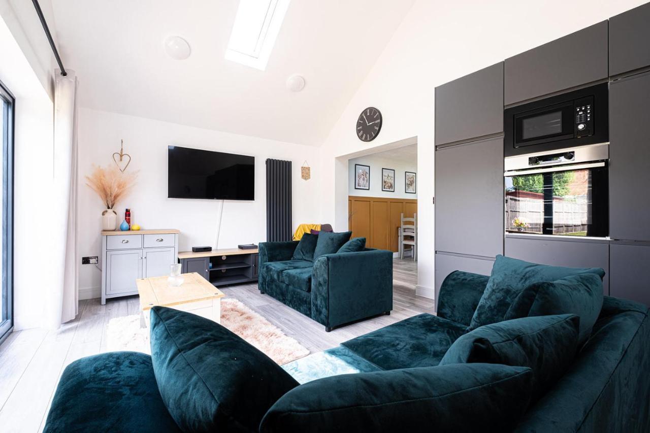 7 Guests - 4 Bedroom - Free Wi-Fi - Kettering Extérieur photo